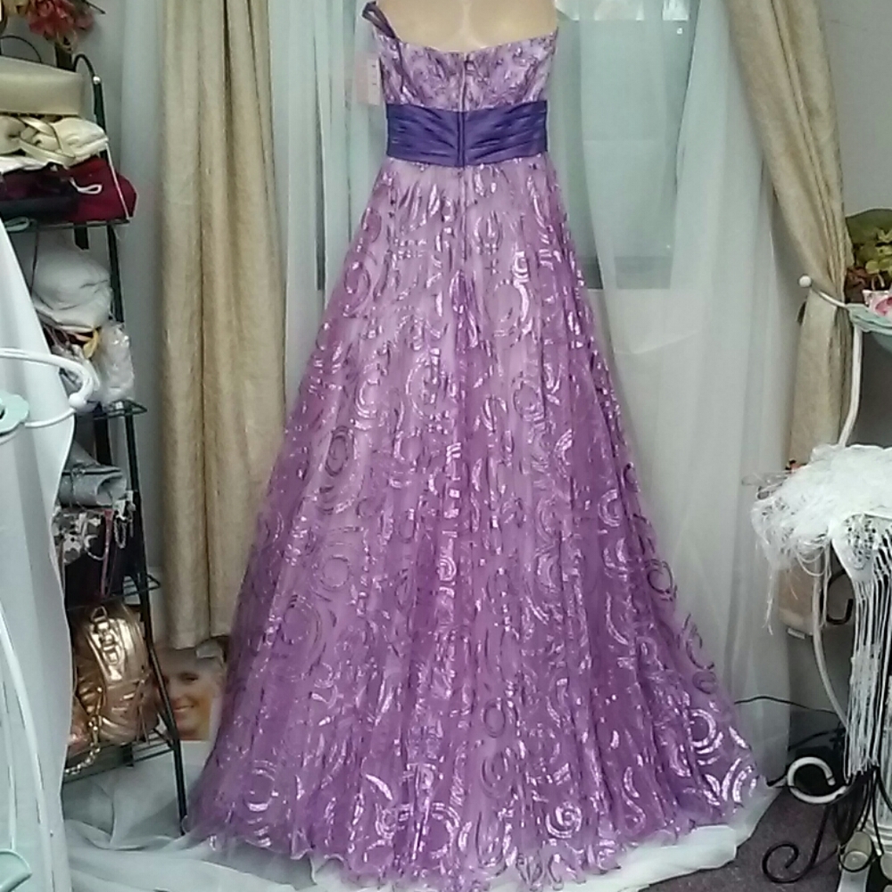 Prom dress - Picture 3 of 5